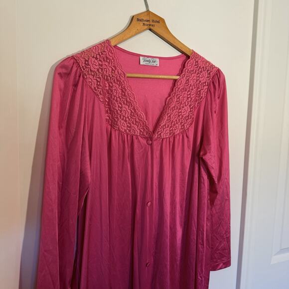 Vintage Vanity Fair Womens Hot Pink Button Up Night Gown/ Robe Size M Nylon USA - Picture 2 of 12